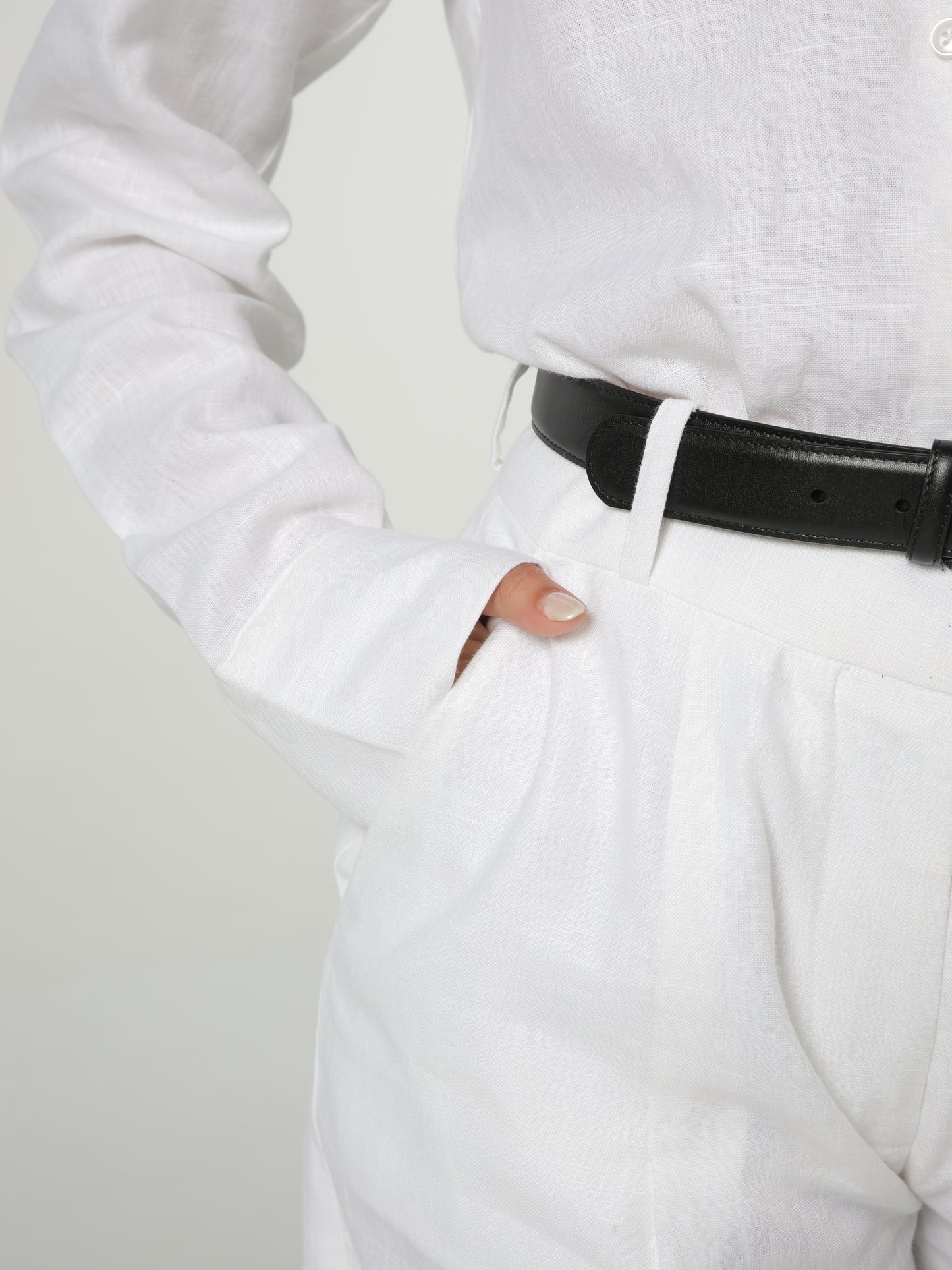 The Tailored Linen Trouser